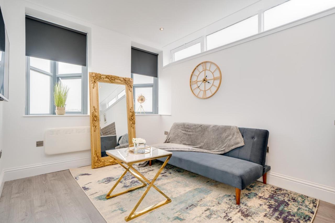 Town House Apartments ウェイクフィールド エクステリア 写真