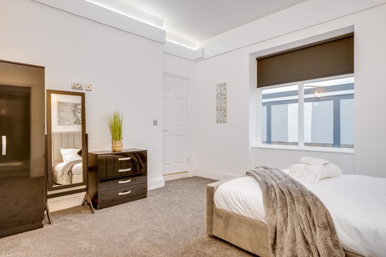 Town House Apartments ウェイクフィールド エクステリア 写真