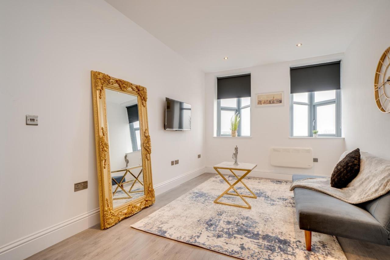 Town House Apartments ウェイクフィールド エクステリア 写真