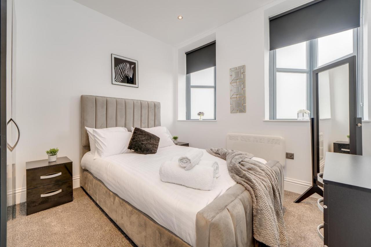 Town House Apartments ウェイクフィールド エクステリア 写真
