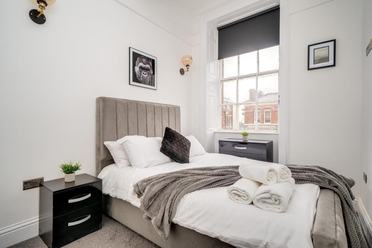 Town House Apartments ウェイクフィールド エクステリア 写真