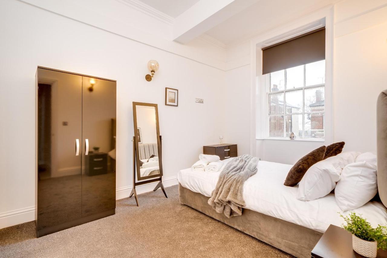 Town House Apartments ウェイクフィールド エクステリア 写真