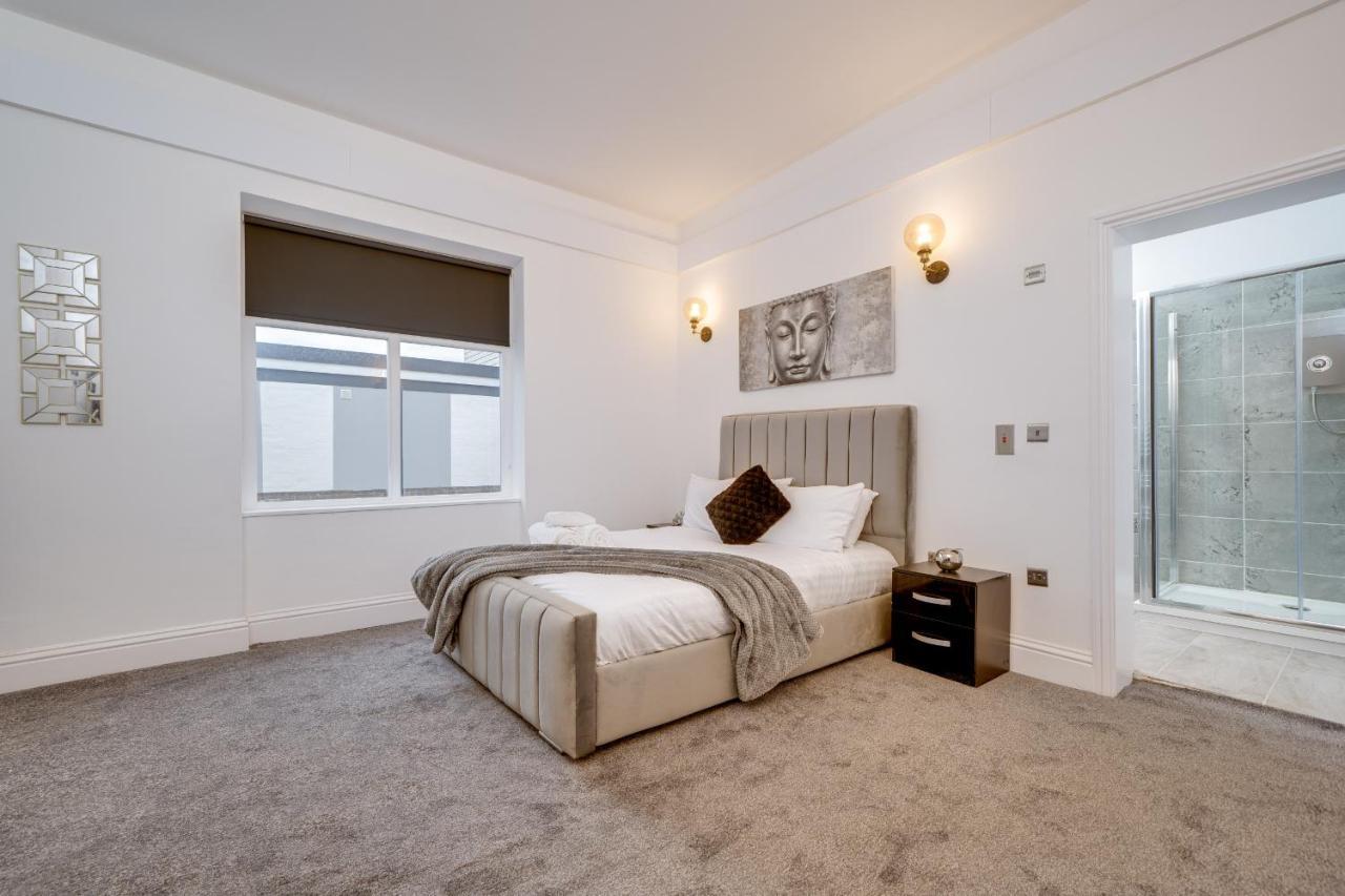 Town House Apartments ウェイクフィールド エクステリア 写真