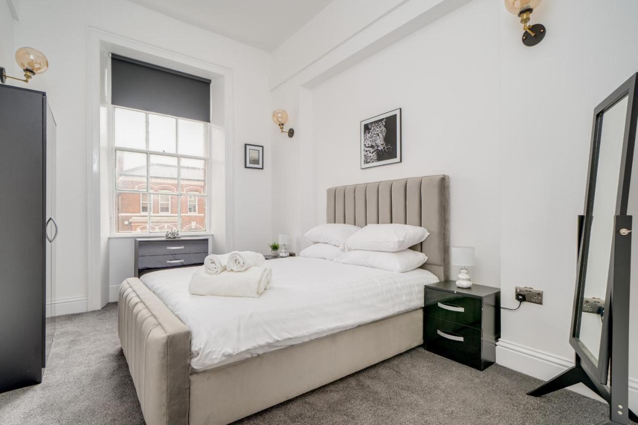Town House Apartments ウェイクフィールド エクステリア 写真